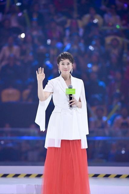 娱乐吃瓜四字女星是谁啊,她是如何成为娱乐圈焦点人物的?