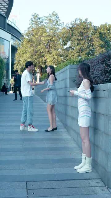 娱乐吃瓜情侣吵架,甜蜜变硝烟,真相背后谁主沉浮?